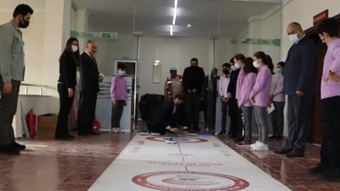 Mustafa Çekiç Ortaokulu Floor Curling Takımından Kaymakam Bilici' ye Ziyaret