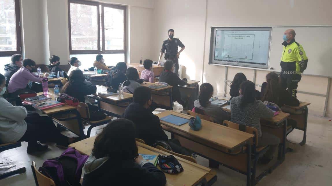 Okulumuzda Trafik Güvenliği Semineri Verildi.